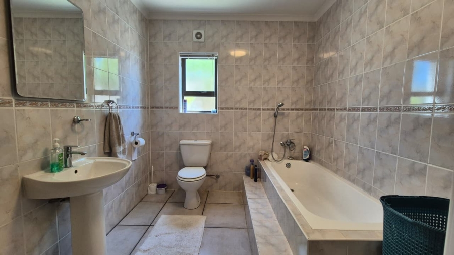 4 Bedroom Property for Sale in Country Club Western Cape